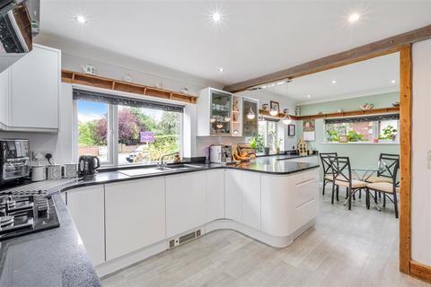 32 Hamilton Close, Epsom, KT19 8RG