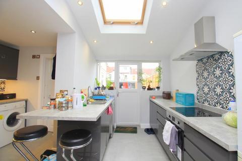 3 bedroom terraced house to rent, Alton Road, Bristol BS7