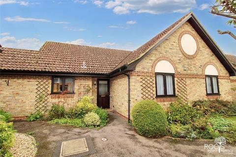 2 bedroom bungalow for sale, The Maltings, Berkshire RG19