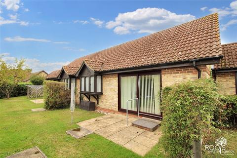 2 bedroom bungalow for sale, The Maltings, Berkshire RG19