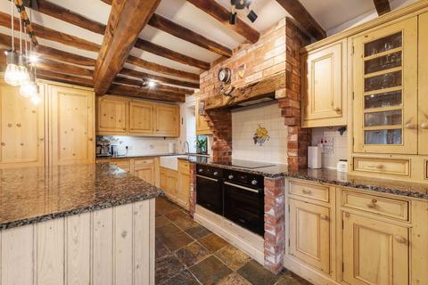 5 bedroom barn conversion for sale, Acton Beauchamp, Worcestershire, WR6 5AF