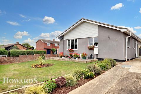 3 bedroom detached bungalow for sale, Coldham Close, Ormesby