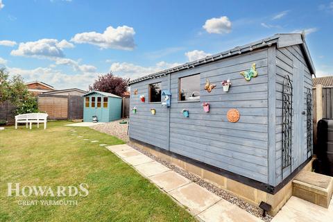 3 bedroom detached bungalow for sale, Coldham Close, Ormesby