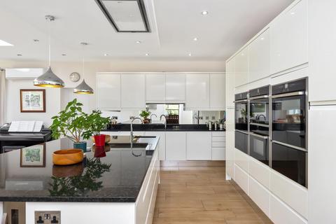 12 Raphael Drive, Thames Ditton, KT7 0BL
