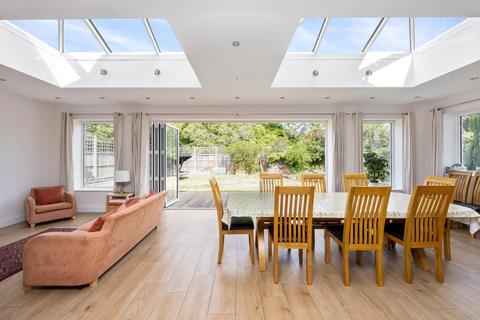 12 Raphael Drive, Thames Ditton, KT7 0BL