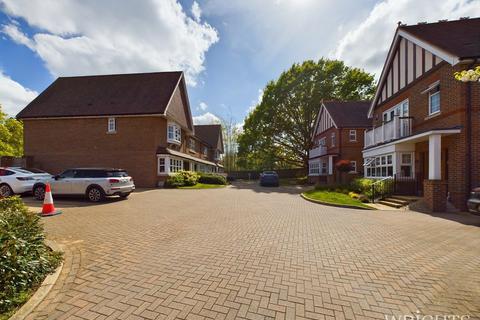 3 bedroom terraced house for sale, Meldrum Court, Wilshere Park, WELWYN AL6