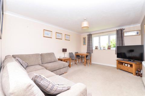 2 bedroom apartment for sale, Western Avenue, Barton on Sea, New Milton, Hampshire, BH25