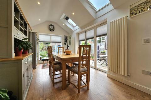 14 Lammas Close, Solihull, B92 8PA