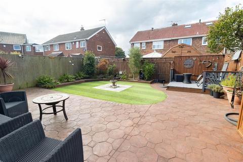 4 bedroom semi-detached house for sale, Sandwich Road, Preston Grange, North Shields