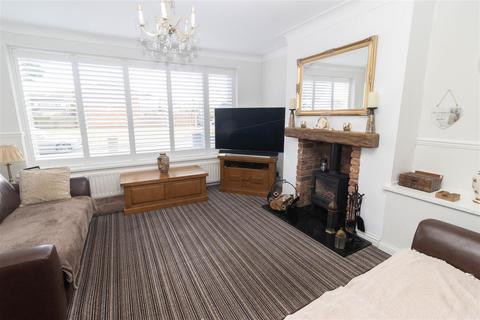 4 bedroom semi-detached house for sale, Sandwich Road, Preston Grange, North Shields