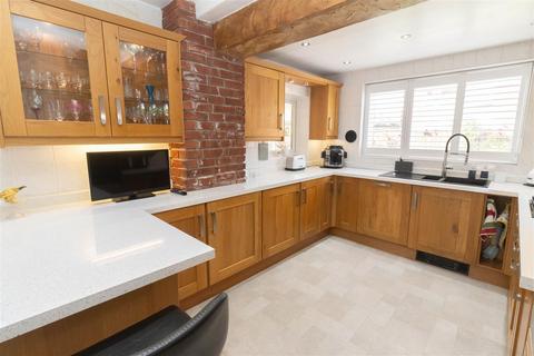 4 bedroom semi-detached house for sale, Sandwich Road, Preston Grange, North Shields