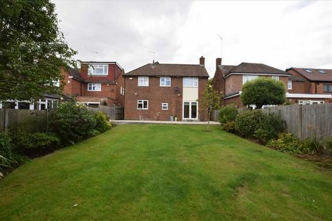 4 bedroom detached house to rent, Meredith Close, Pinner