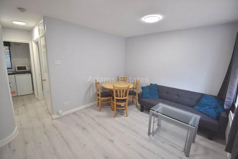 1 bedroom maisonette to rent, Letcombe Court, Church Street