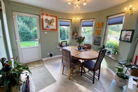 27 Broom Road, Kinross, KY13 8BU