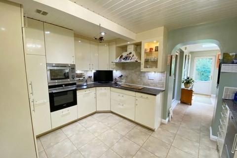 27 Broom Road, Kinross, KY13 8BU