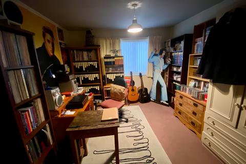 27 Derwent Road, Bradford, BD2 4HR