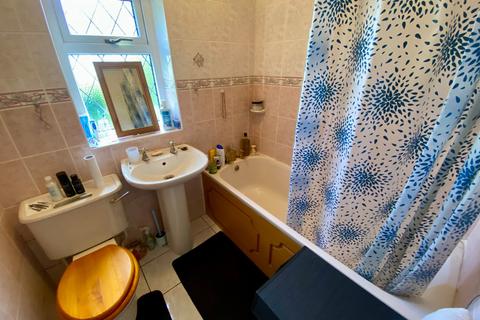 27 Derwent Road, Bradford, BD2 4HR