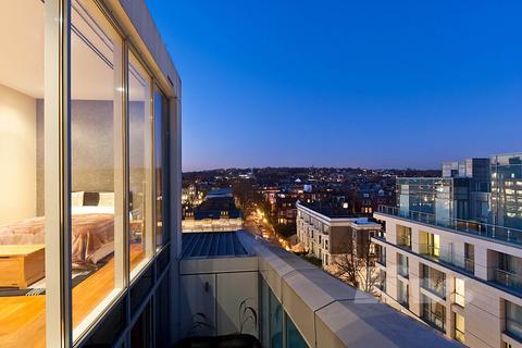 3 bedroom penthouse to rent, Winchester Road, London NW3