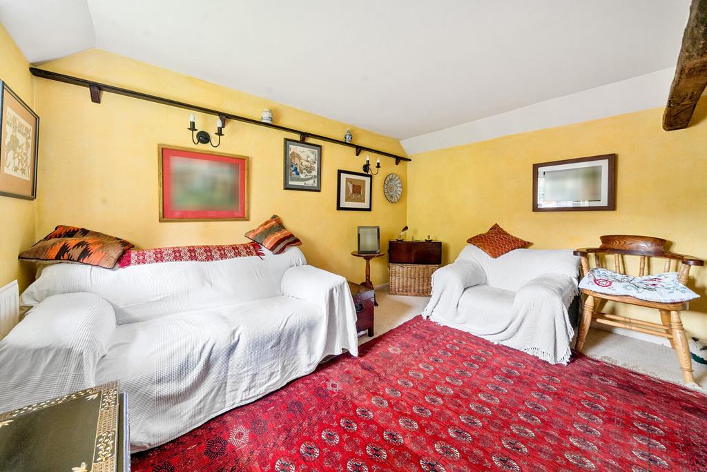 Mead Lane, Farnham, GU9 2 bed for sale £350,000