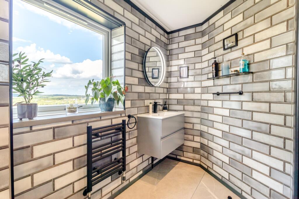 Family shower room