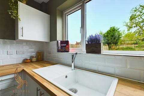 7 Fourth Avenue, Woodlands, Doncaster, DN6 7QA