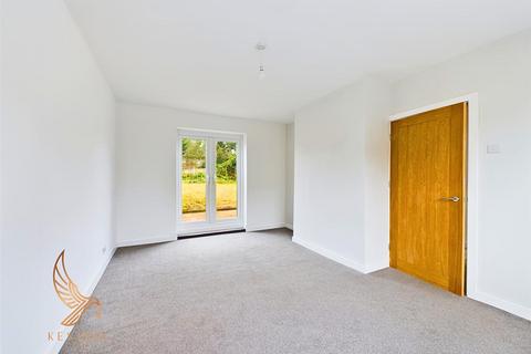 7 Fourth Avenue, Woodlands, Doncaster, DN6 7QA