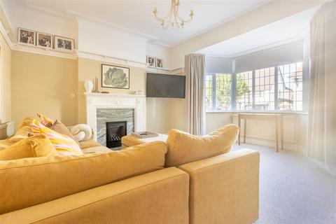 5 bedroom detached house for sale, HALL PARK AVENUE, Chalkwell