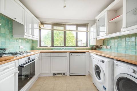 3 bedroom flat to rent, Summerwood Road, Isleworth, TW7