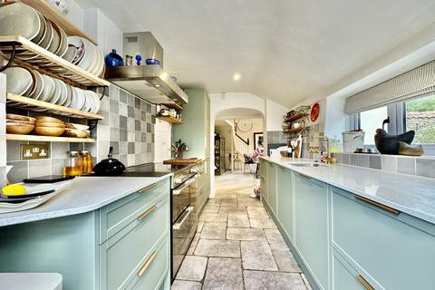 2 bedroom detached house for sale, Church street, West Stour