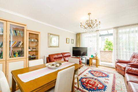 2 bedroom flat to rent, Fladbury Road, Harringay, London, N15