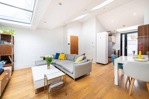 2 bedroom flat for sale, Pembridge Road, Notting Hill Gate, London, W11