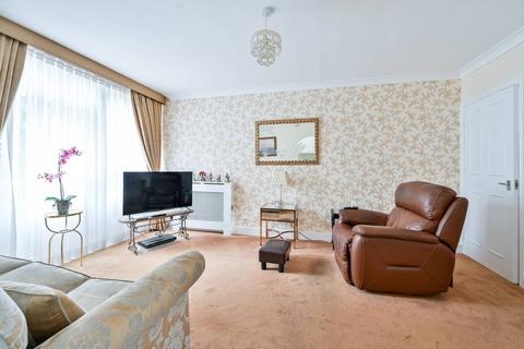 2 bedroom flat for sale, Smeaton Court, Elephant and Castle, London, SE1