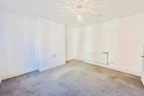 2 bedroom flat to rent, Ashfield Road, Newcastle upon Tyne NE3