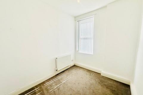 2 bedroom flat to rent, Ashfield Road, Newcastle upon Tyne NE3