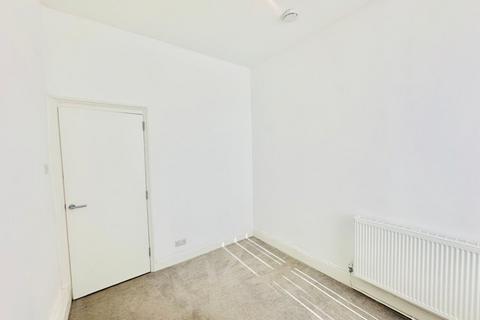 2 bedroom flat to rent, Ashfield Road, Newcastle upon Tyne NE3