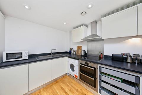 3 bedroom flat to rent, Blackheath Hill, Greenwich, London, SE10