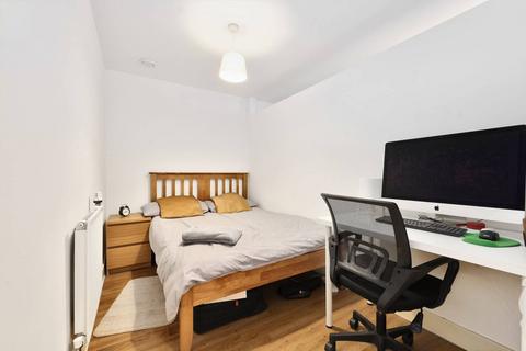 Studio to rent, Cornmill Lane, Lewisham, London, SE13