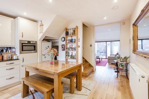 3 bedroom terraced house for sale, Mackenzie Road, London, N7