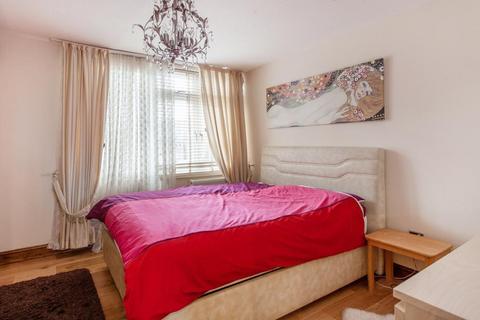 3 bedroom terraced house for sale, Mackenzie Road, London, N7