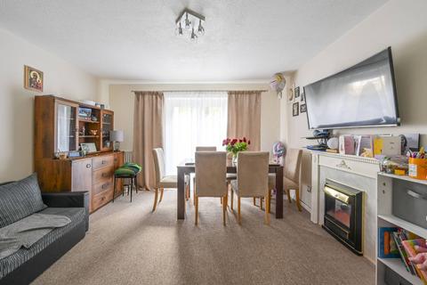 17 Richard House Drive, London, E16 3RE