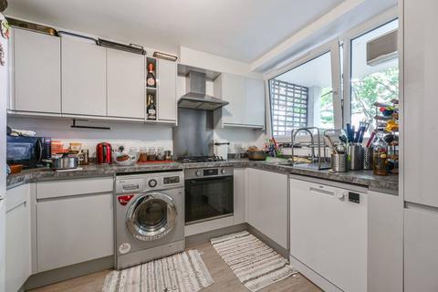 3 bedroom flat for sale, Parkham Street, Battersea, London, SW11