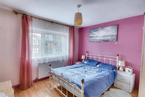 24 Glamis Road, Nottingham, NG5 1EF