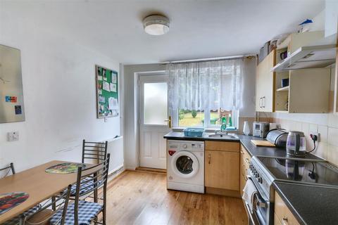 24 Glamis Road, Nottingham, NG5 1EF