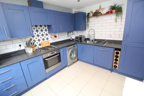 3 bedroom semi-detached house for sale, Bradgate Close, Leicester LE19