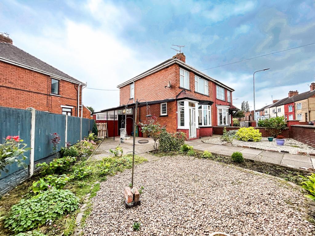 Charming Three Bedroom Semi Detached Home on Gene