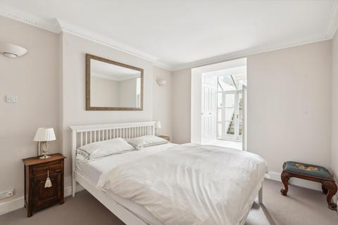 3 bedroom flat to rent, Sydney Street, London, SW3