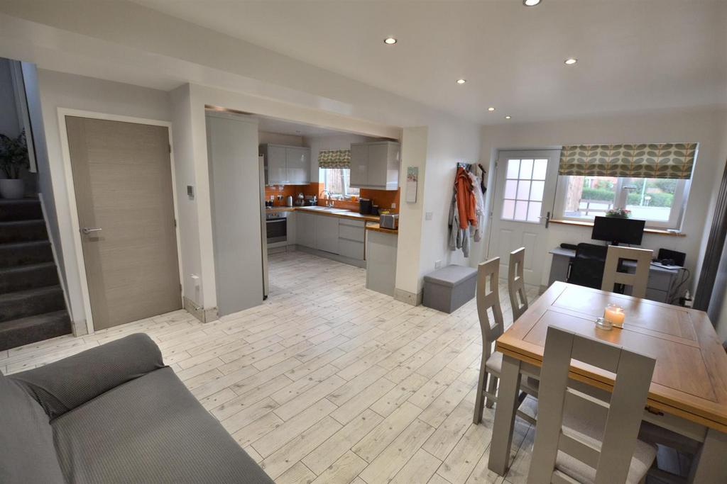 Kendal Road, Sileby LE12 3 bed detached house for sale £350,000