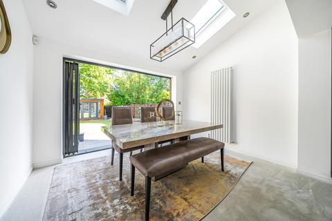 9 Cheyne Park Drive, West Wickham, BR4 9LQ