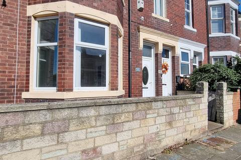 2 bedroom ground floor flat to rent, Brownlow Road, South Shields NE34