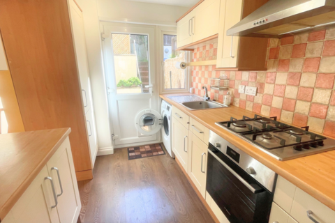 3 bedroom terraced house to rent, Beaumont Close, Torquay TQ2